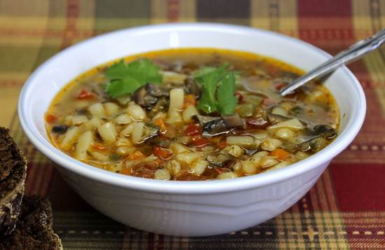 Сколько варить суп перловый с грибами и солеными огурчиками?