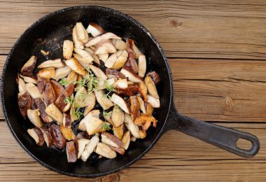 Сколько жарить белые грибы на сковороде?