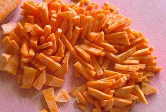 Морковку очистим